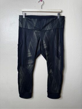 Lululemon Leggings Women’s 12 Cropped Abstract Print Pockets Performance